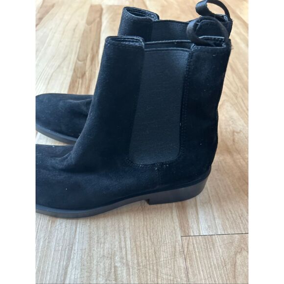CHARLES & KEITH Chelsea Block-Heel Boots - Picture 3 of 5